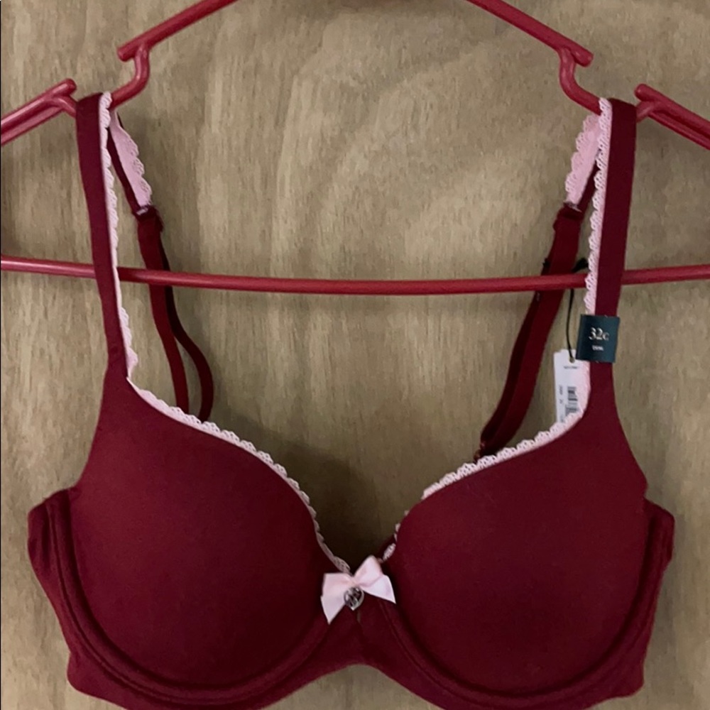 New Victoria’s Secret Body Red Lined Demi